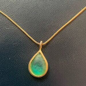 MET Gold and Green Teardrop Pendant Necklace